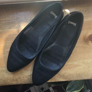 Camper Black Pointed Leather Flats